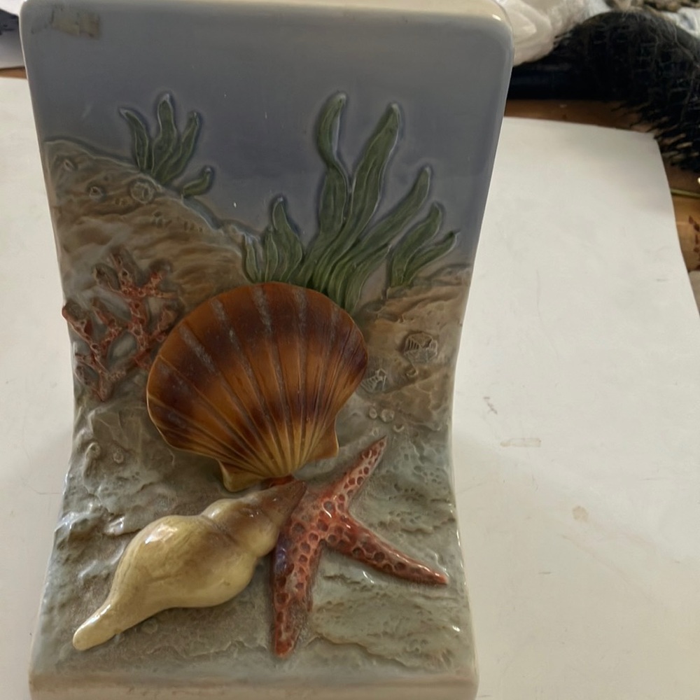 Seashell and Starfish Ceramic Decor bookend